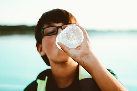 man drinking water thumbnail