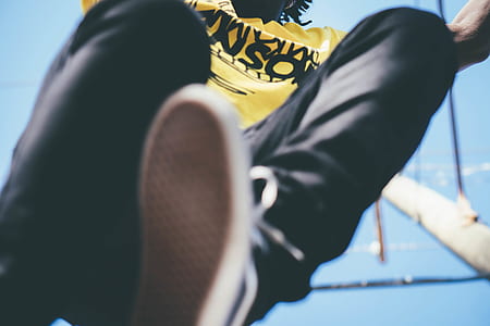 man jumping outdoors thumbnail