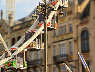 photo of ferris wheel during daytime thumbnail