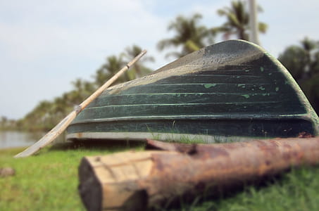 Boat on shore thumbnail