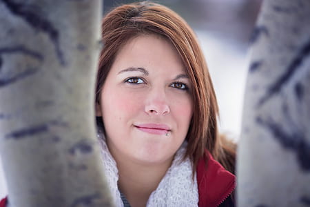 focus photography of woman thumbnail