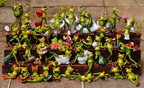 green ceramic frog figurine lot thumbnail
