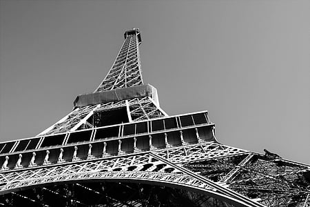 low angle photography of Eiffel Tower thumbnail