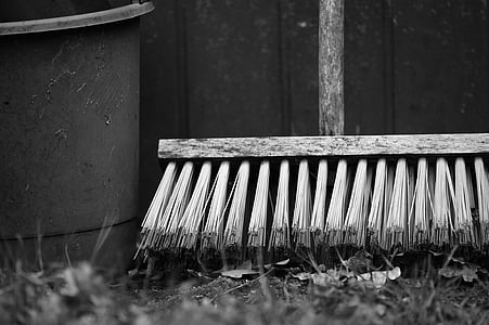 grayscale photo of mop thumbnail