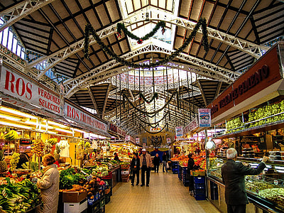 Market in Valencia, Spain thumbnail