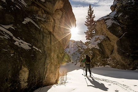 Man Hiking in Snowy Mountain thumbnail