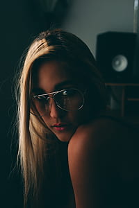 woman in clear eyeglasses thumbnail