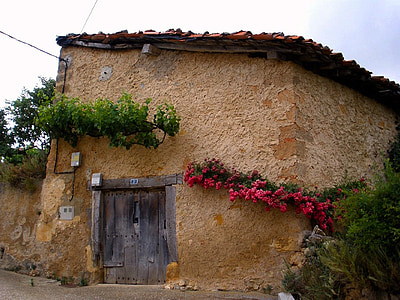 brown and black house thumbnail