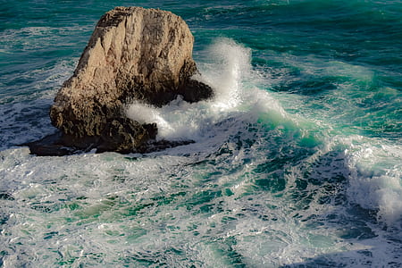 rock with tidal waves thumbnail