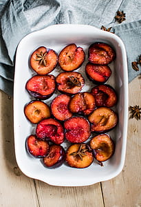 slices of roasted plums thumbnail
