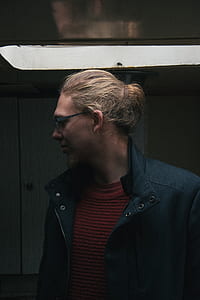 man facing sideways thumbnail