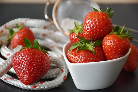 strawberry fruits in container thumbnail