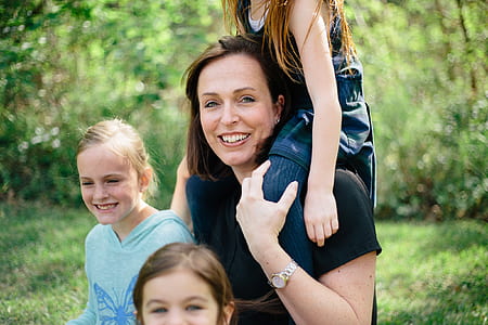 toddlers on shoulder mom thumbnail