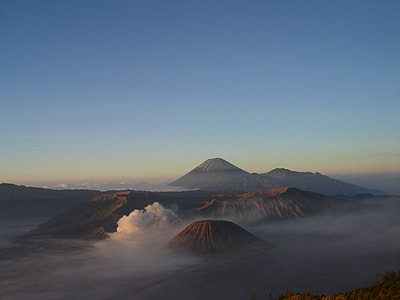 mountain surrounded by clouds thumbnail