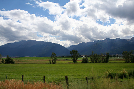 Near Enterprise, Oregon with landscape with clouds thumbnail