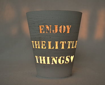 white ceramic pot thumbnail