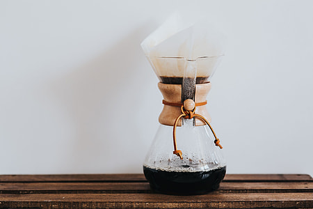 Pouring hot water in Chemex thumbnail