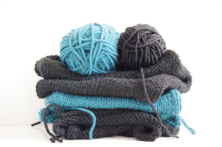 blue and white knitted yarns thumbnail
