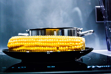 corn on black plate thumbnail