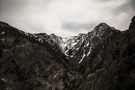 mountain covered with snow thumbnail