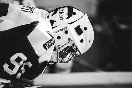 grayscale photo of ice hockey player thumbnail