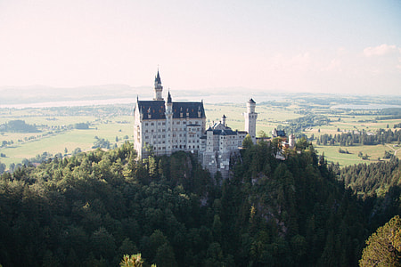 Amazing Neuschwanstein castle thumbnail