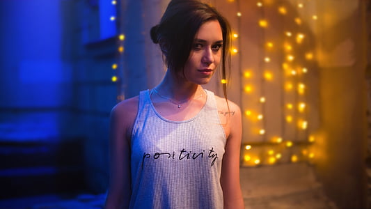 woman wearing gray tank top thumbnail