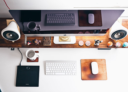 iMac Thunderbold, Apple wireless keyboard and magic mouse thumbnail