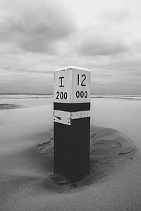 grayscale whtie and black I 200 post thumbnail