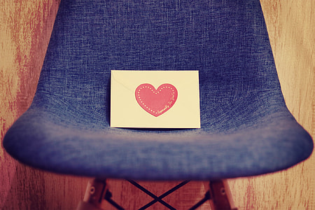 white and pink Heart printed envelop thumbnail