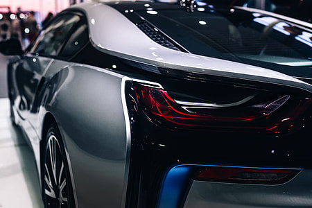 Silver BMW i8 thumbnail