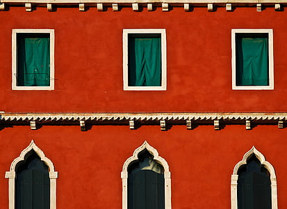 close-up photo of red two-story house thumbnail