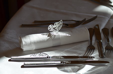 flatware set with tissue thumbnail