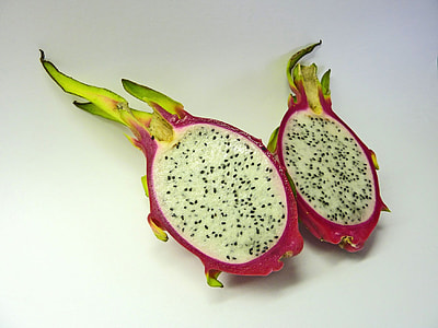 sliced dragonfruit thumbnail