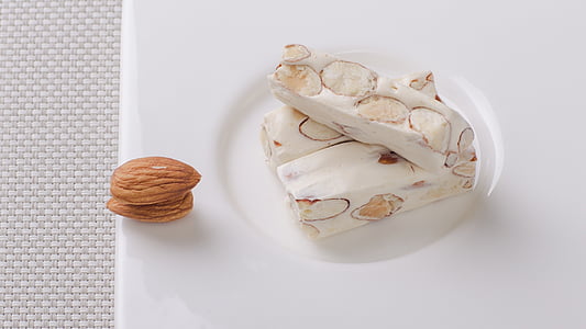 almond chocolate thumbnail