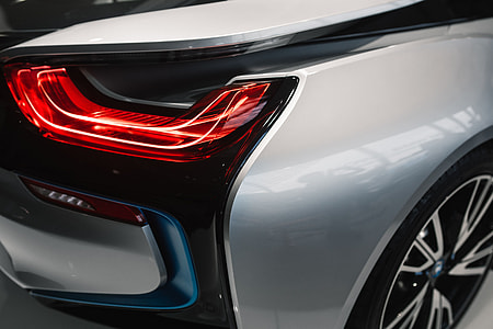 Silver BMW i8 thumbnail