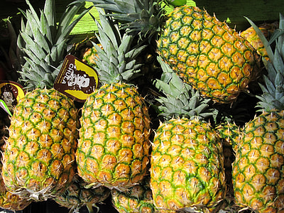 several pineapple fruits thumbnail