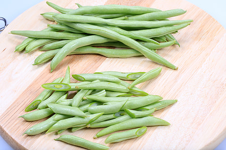 Green Beans on a Chopping Block thumbnail