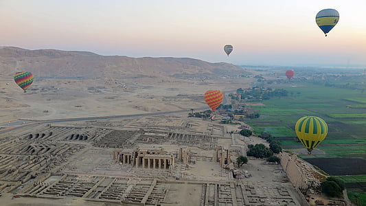 floating hot air balloons thumbnail