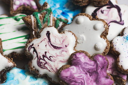 bunch of sweetened cookies thumbnail
