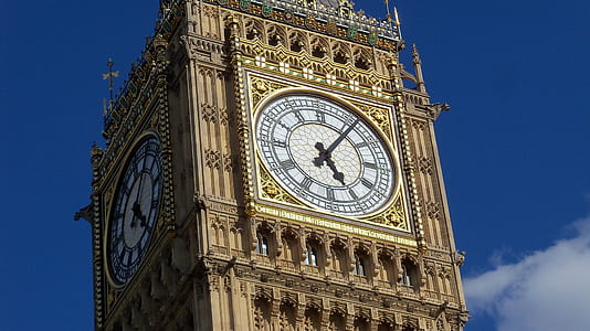 low-angle photo of Elizabeth Tower in London thumbnail