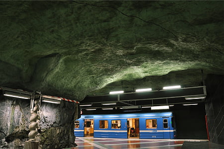 person showing tunnel thumbnail