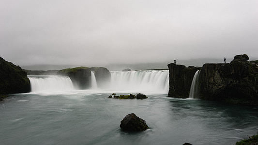 photo of waterfalls thumbnail