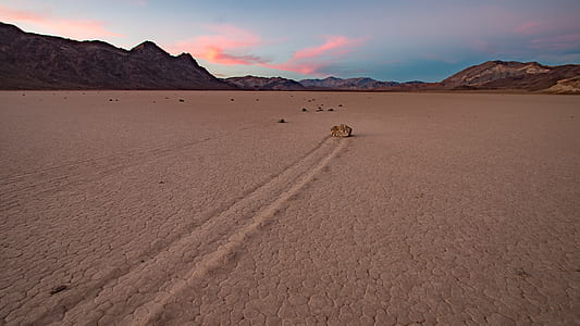 desert with rock formation digital wallpaper thumbnail