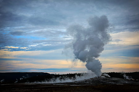landscape photography of geysir thumbnail