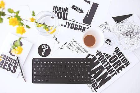 black wireless keyboard thumbnail