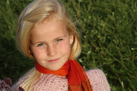 girl showing red scarf thumbnail