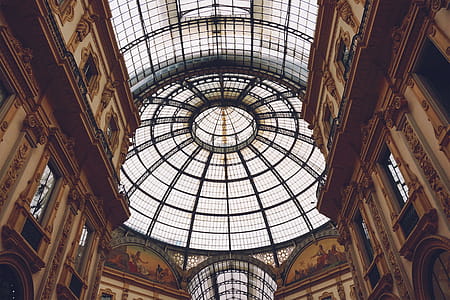 Milan Building Roof thumbnail