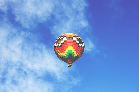 hot air balloon on mid air thumbnail