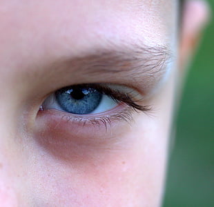 person left eye thumbnail